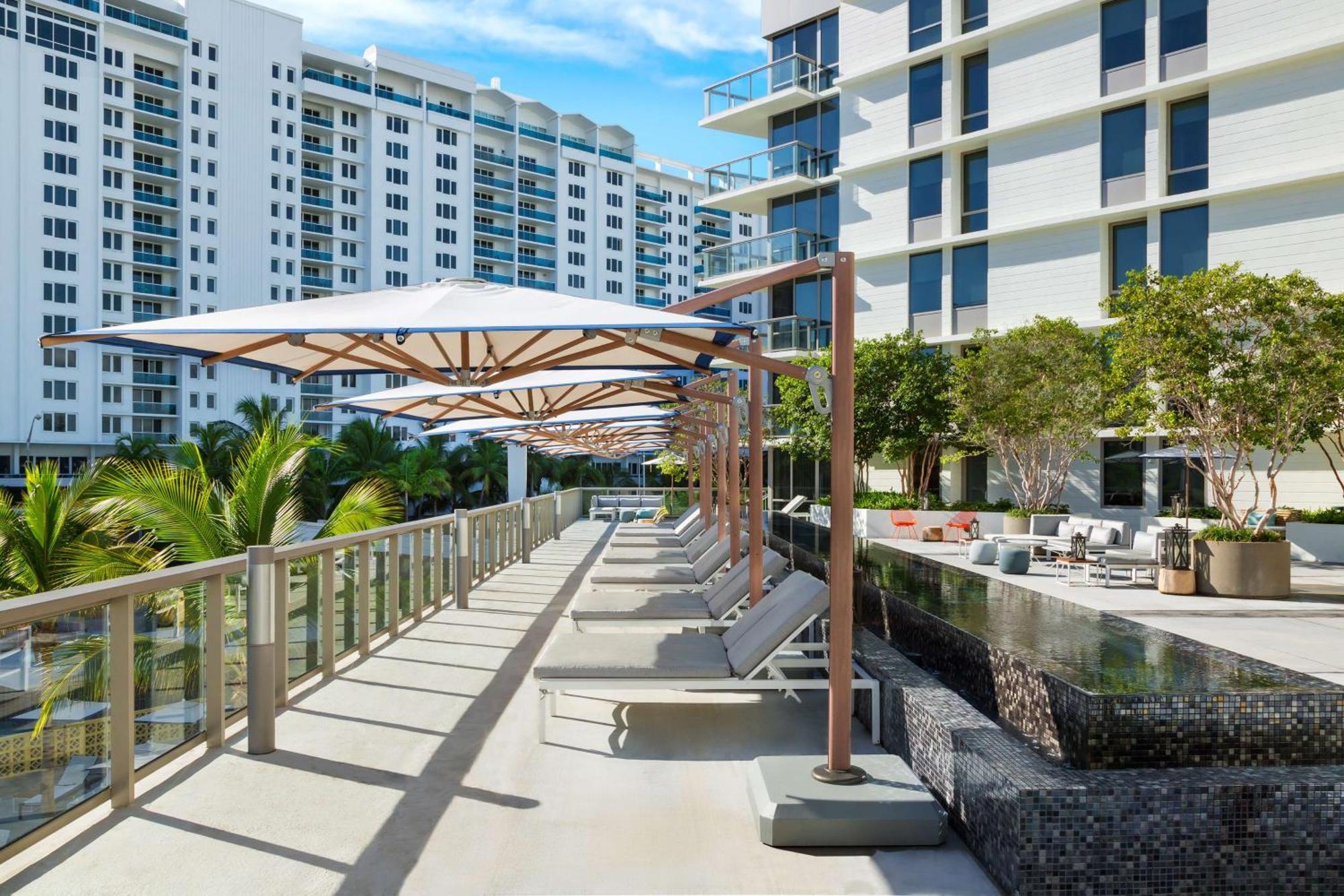 The Gates Hotel South Beach - A Doubletree By Hilton Miami Beach Eksteriør bilde